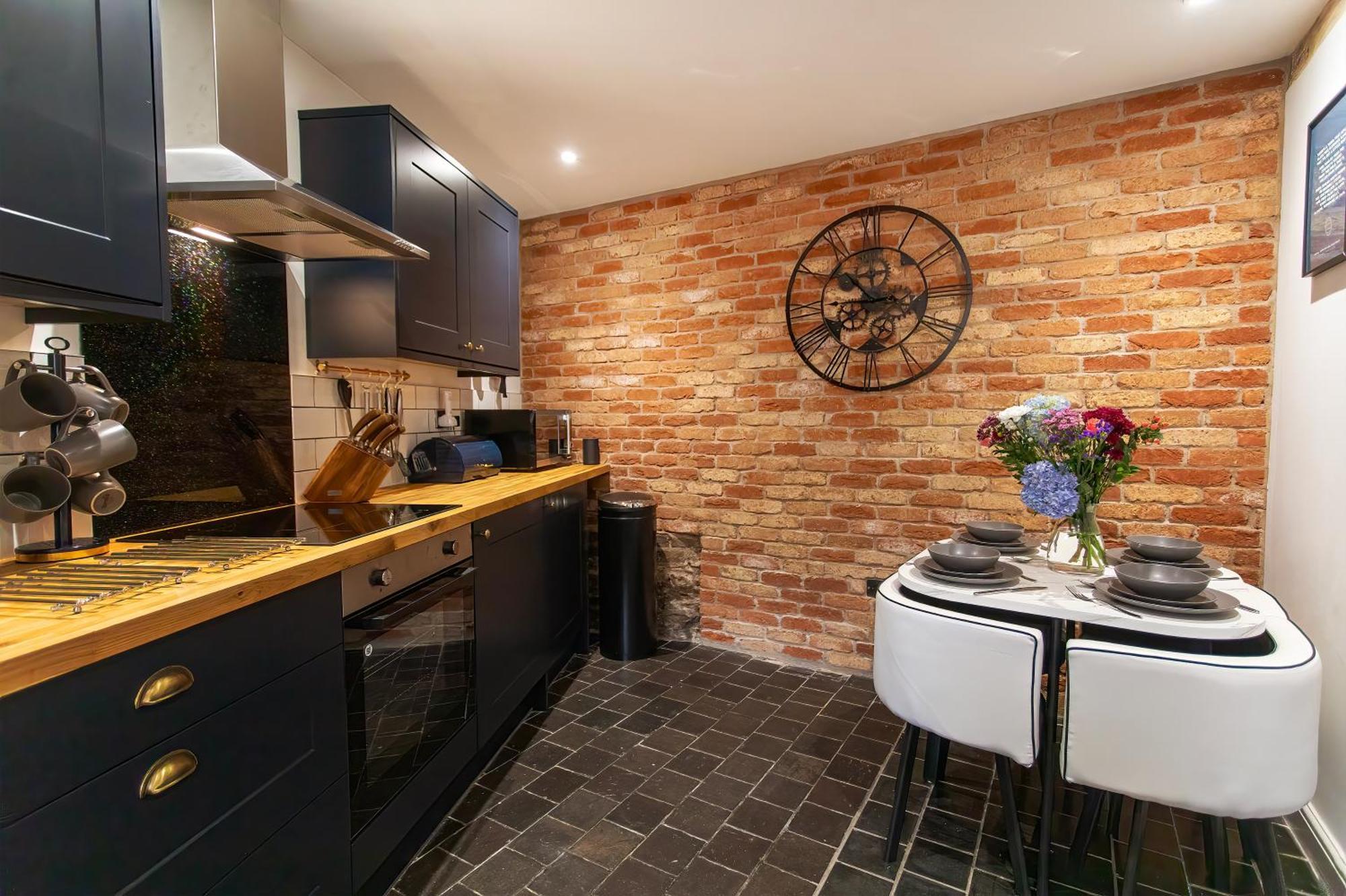Stunning Ashbourne Town Centre Cottage Near Alton Towers Peak District Derbyshire ภายนอก รูปภาพ
