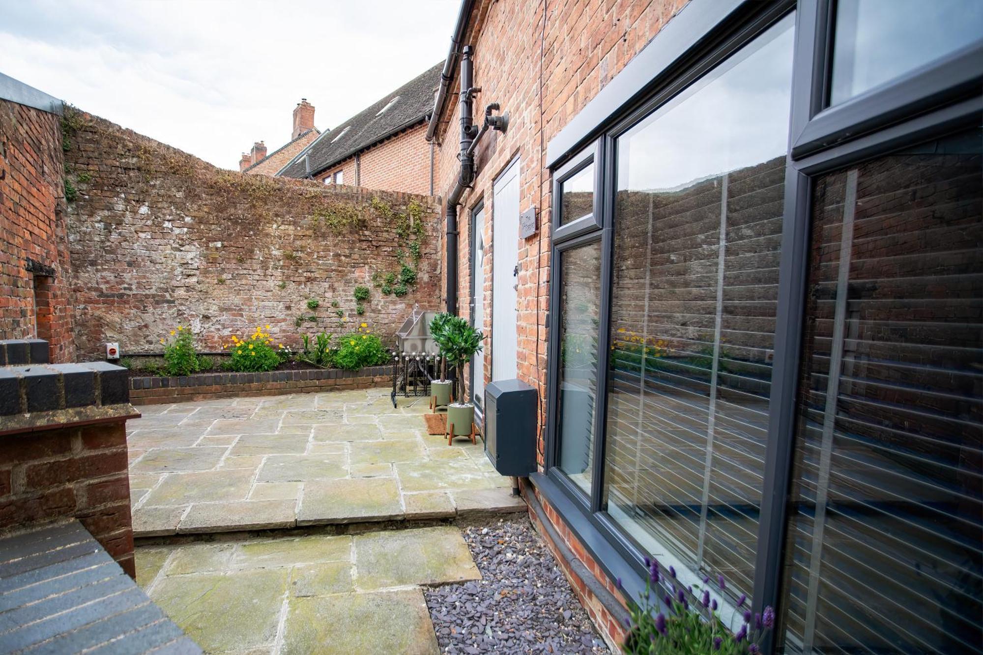Stunning Ashbourne Town Centre Cottage Near Alton Towers Peak District Derbyshire ภายนอก รูปภาพ